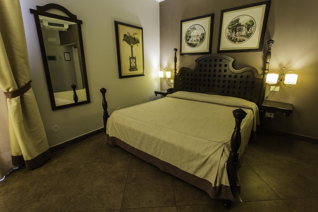 Hotel Dei Coloniali Syracuse Buitenkant foto